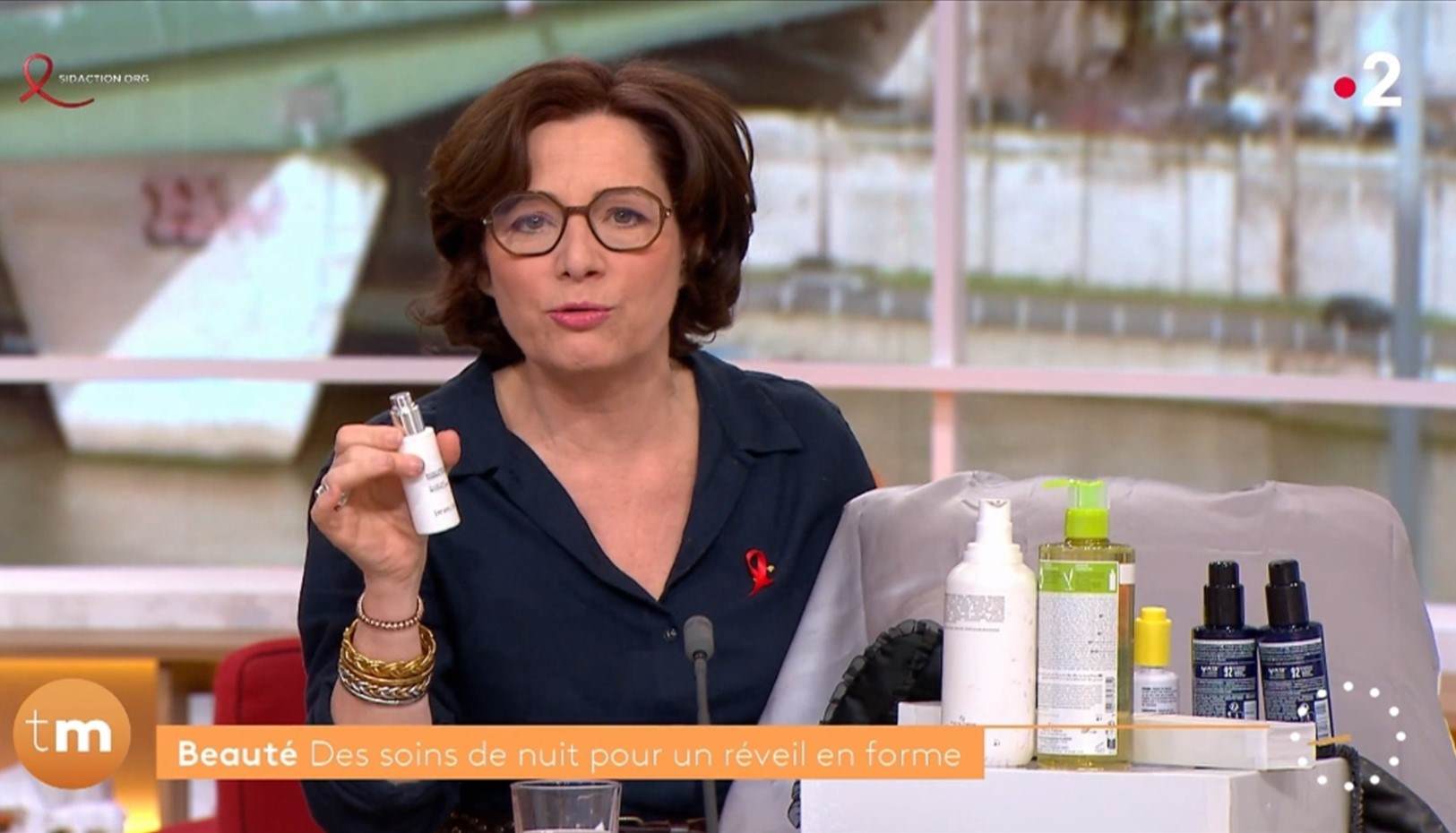 Load video: The Restful Sleep pillow mist seen on France 2